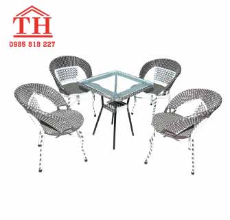 Bàn ghế cafe nhựa giả mây là gì?